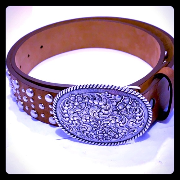 NWOT/NEW ARIAT Tan Leather Studded Women Belt: 32 - Picture 3 of 8